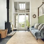 Jackson's Barn - Ridgestone