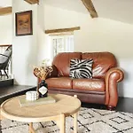 Jackson's Barn - Ridgestone